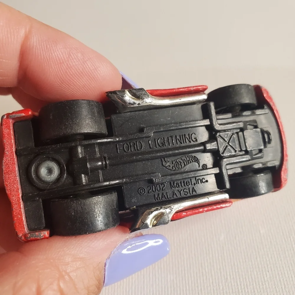 Vintage 2002- Ford Lighting Hot Wheel